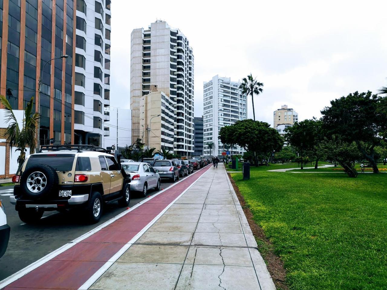 Miraflores Frente Al Mar Лима Екстериор снимка