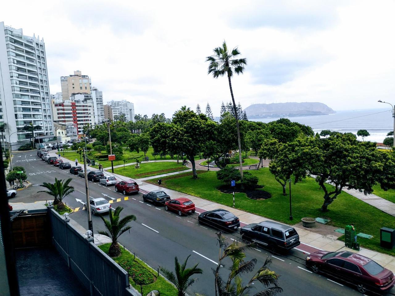 Miraflores Frente Al Mar Лима Екстериор снимка
