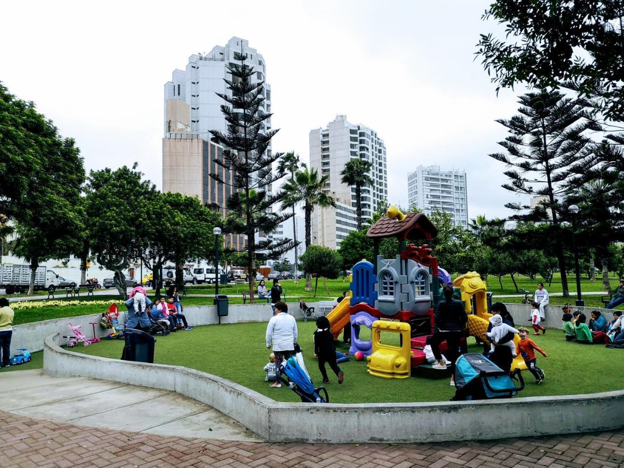 Miraflores Frente Al Mar Лима Екстериор снимка