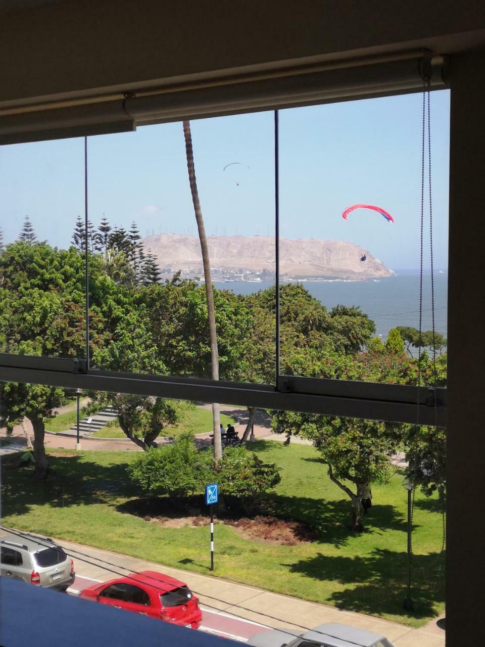 Miraflores Frente Al Mar Лима Екстериор снимка