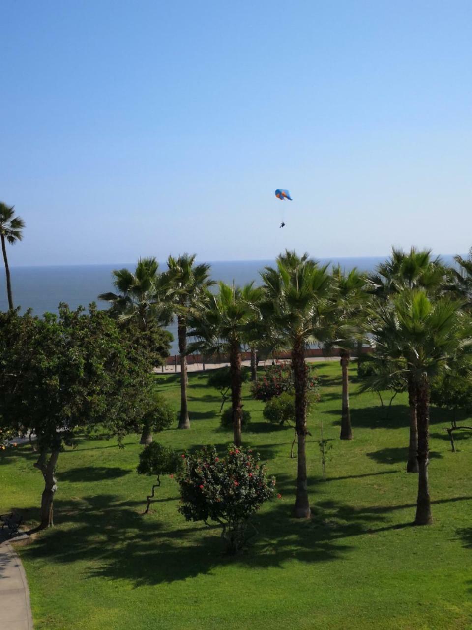 Miraflores Frente Al Mar Лима Екстериор снимка